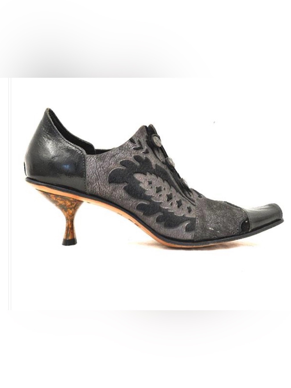 Cydwoq Ligneous Shoe